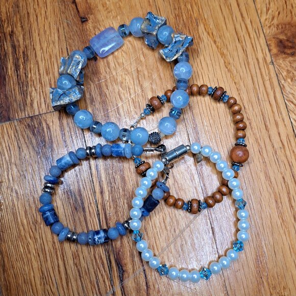 Blue bracelet bundle 💙 Four stackable beaded bracelets - Picture 1 of 4